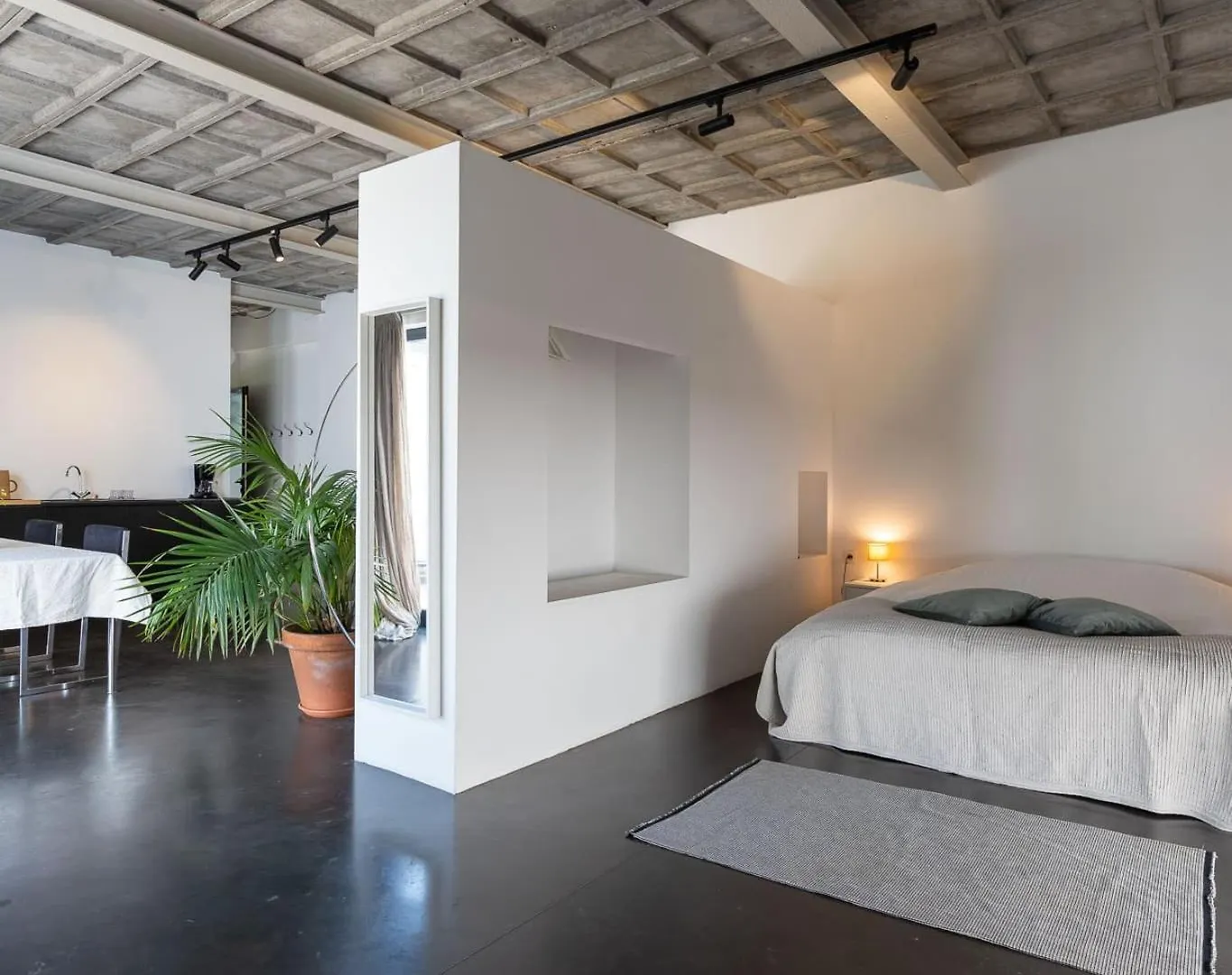 Apartmán Loft Van 90 M² Met Grote Binnentuin. Antverpy Belgie